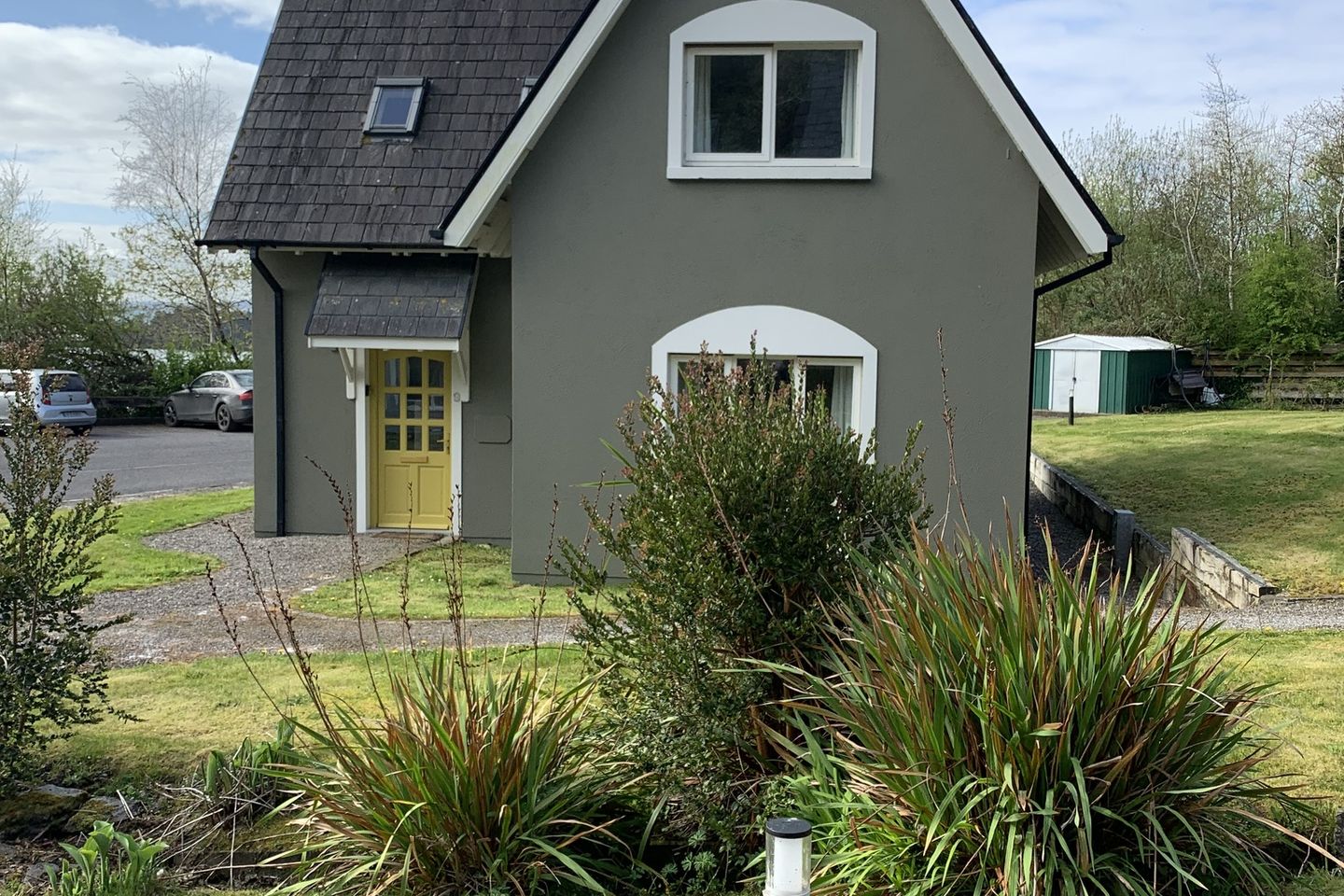 9 Glengarriff Harbour Cottages, Glengarriff, Co. Cork, P75A004 is for