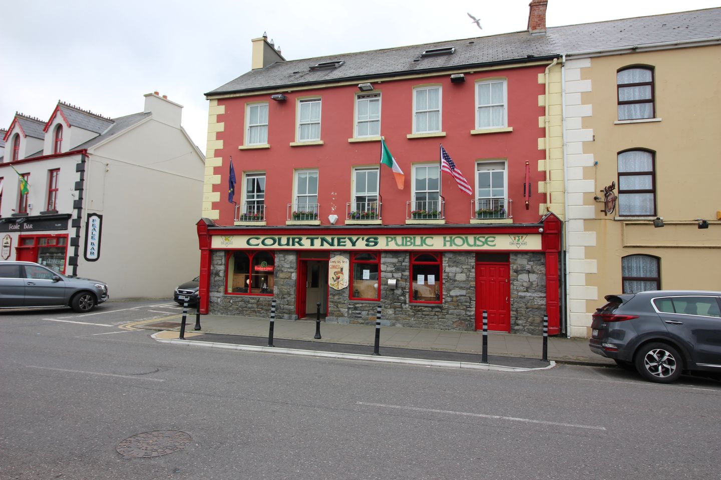 Courtneys Bar & Guest House, Main Street, Ballybunion, Co. Kerry, V31X054