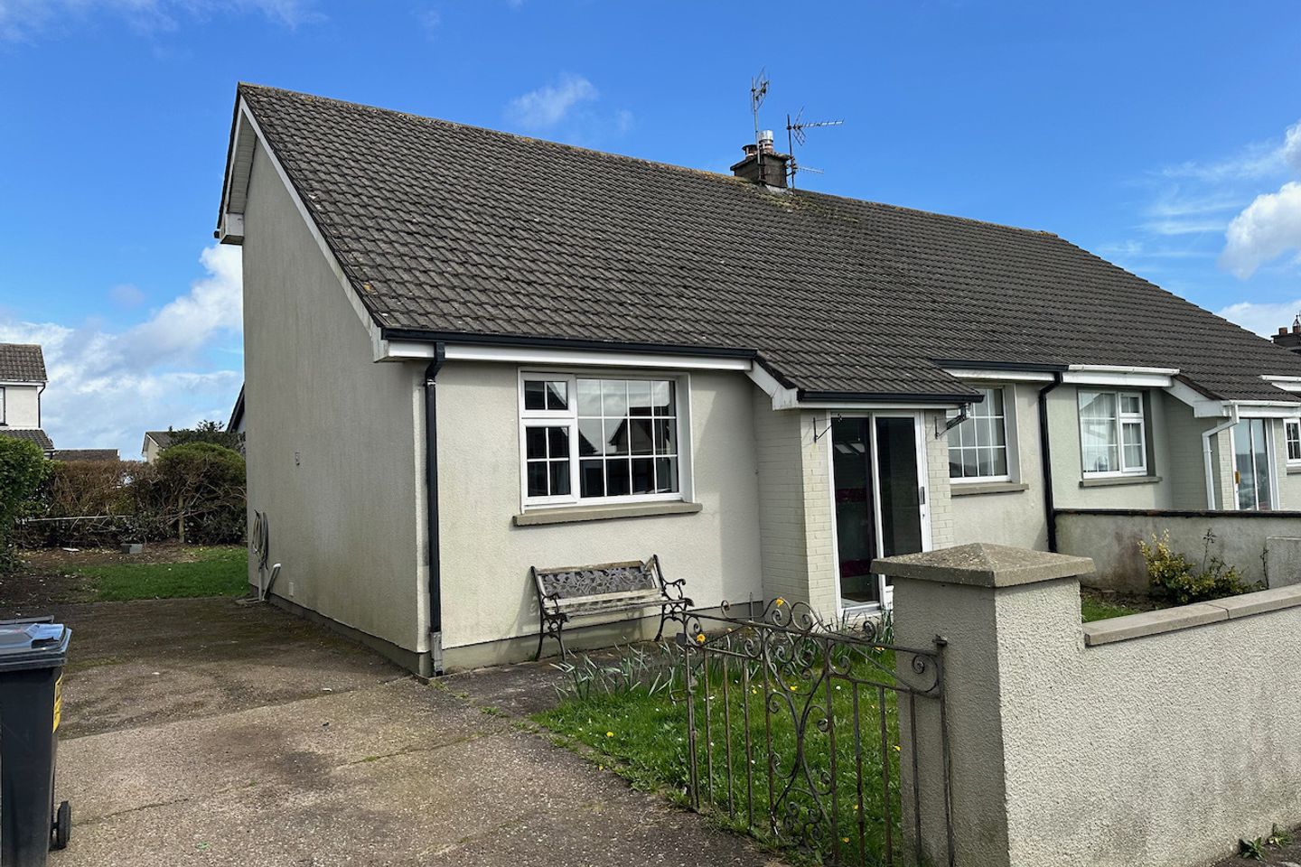 17 Inishmore Park, Cobh, Co. Cork, P24DT32 is for sale on Daft.ie