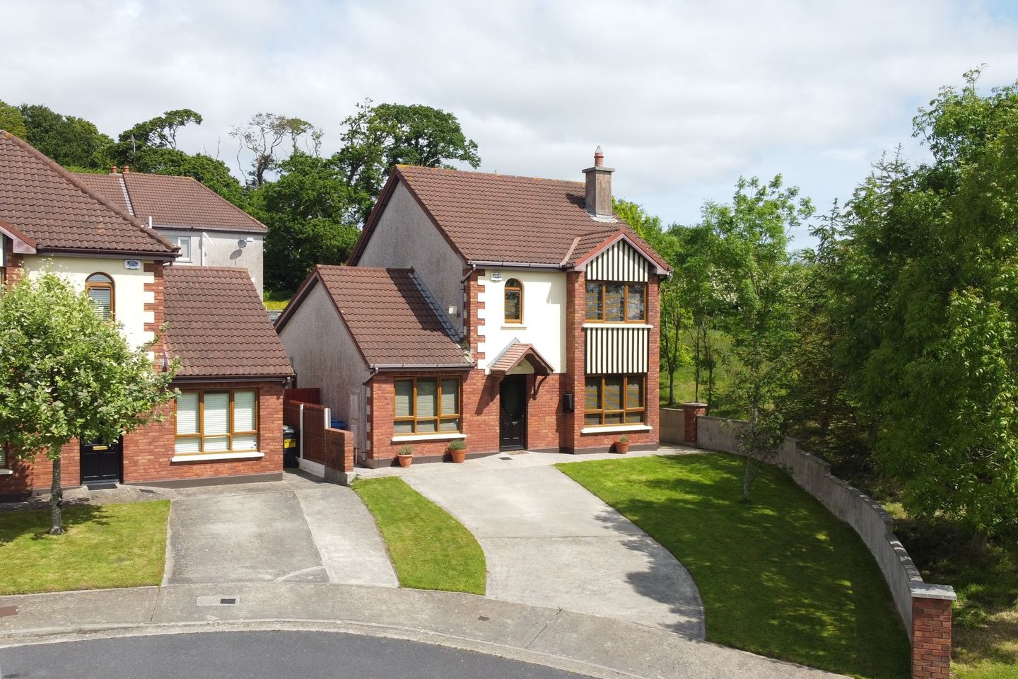 76 Green Oaks, Rockshire Road, Ferrybank, Co. Waterford, X91VXP0 is for