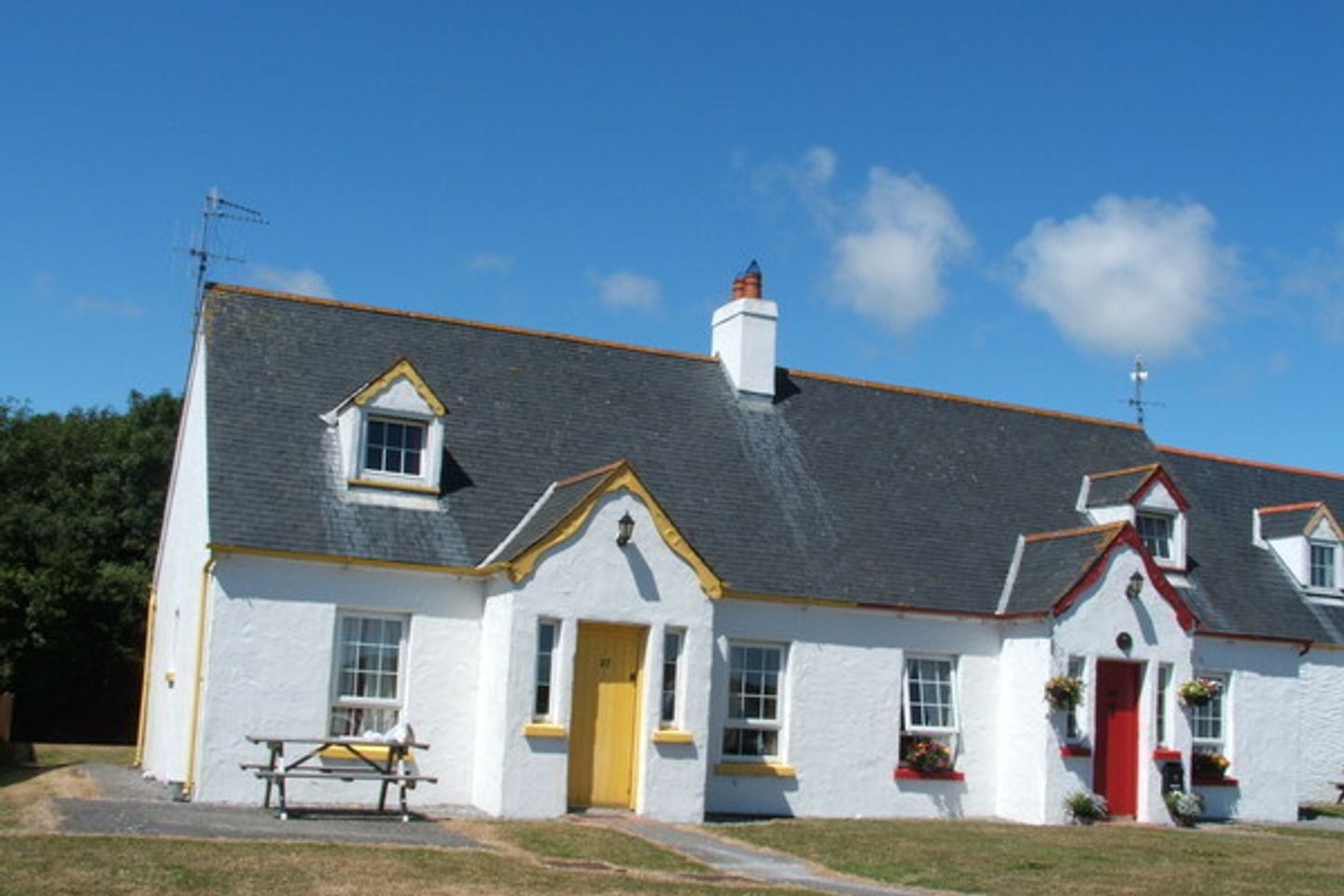 Holiday Homes in 27 Bayview cottages, Dunmore East, Co. Waterford on