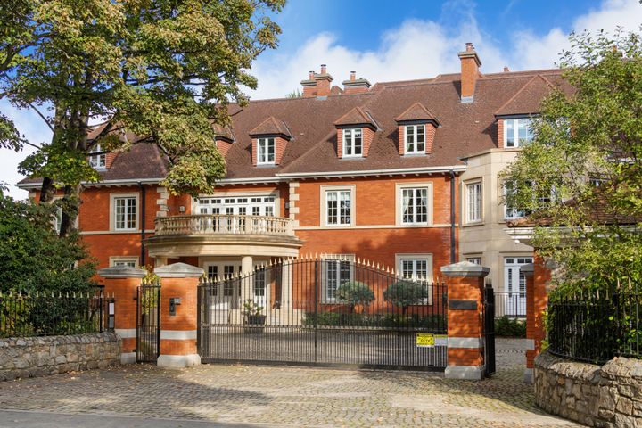 32 Hollybrook, Brighton Road, Foxrock, Dublin 18, Dublin