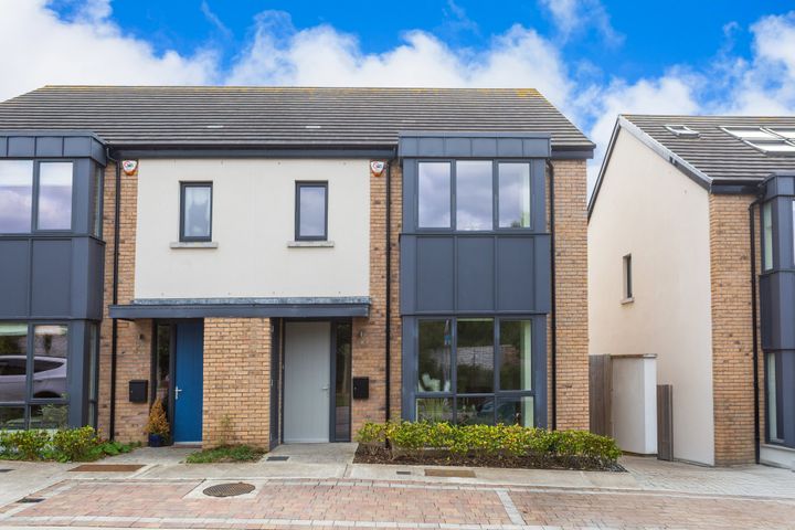24 The Avenue, Carrickmines Manor, Carrickmines, Dublin 18, D18TYY4