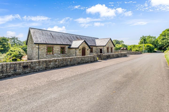 Templeport Hall, Killycluggan, Ballyconnell, Co. Cavan, H14XW84