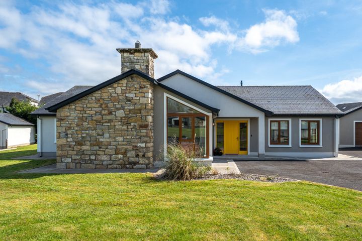 23 Mac Oisin Place, Dromod, Carrick On Shannon, Co. Leitrim, N41X5F2