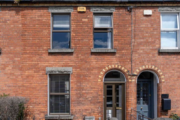 8 Lorne Terrace, Brookfield Street, D08V82H
