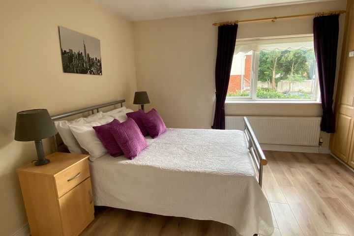 En Suite Larkfield, Lucan, Co. Dublin