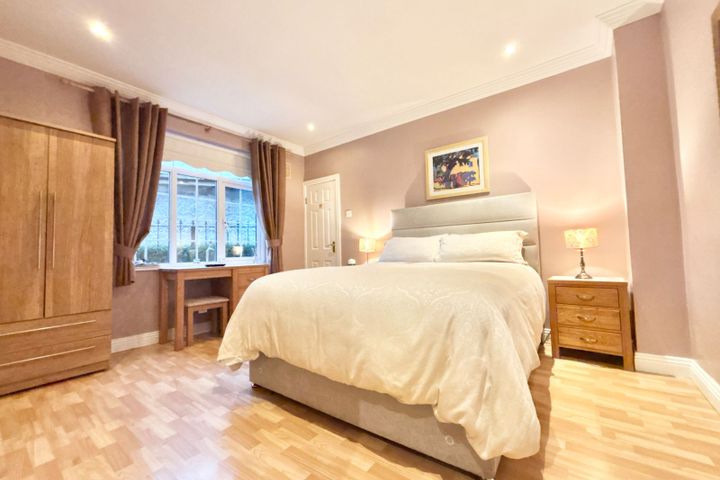 Almanii, Swords Road, Whitehall, Dublin 9