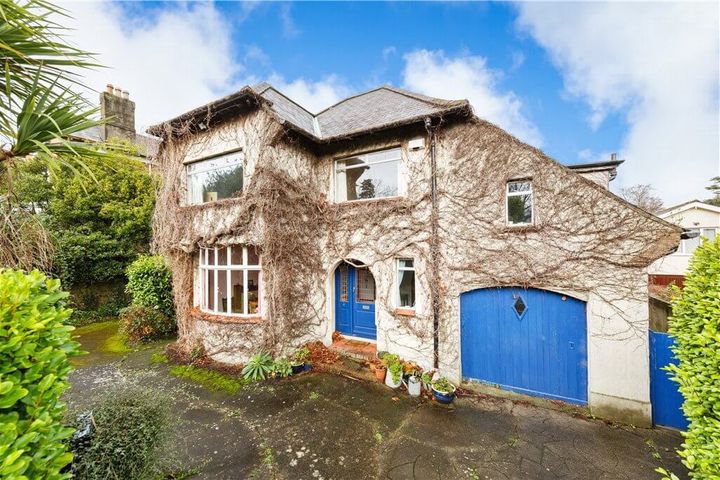 Crossogs, 32 Glenart Avenue, Blackrock, Dublin