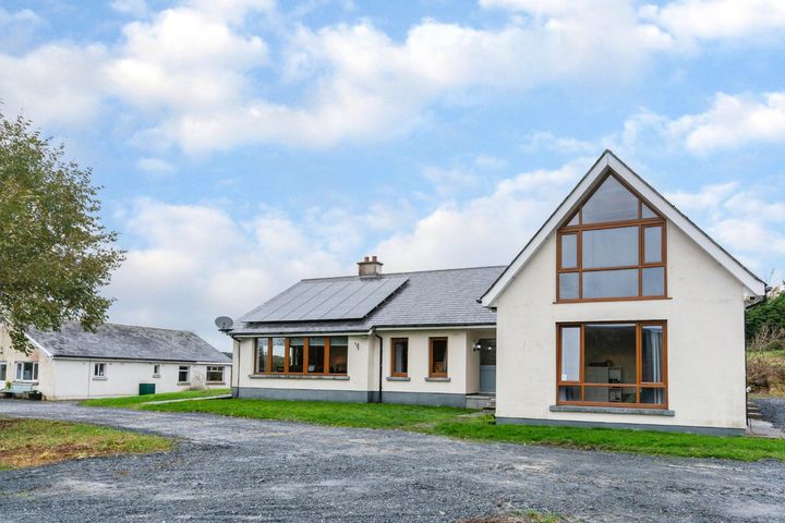 Residence on c. 3.87 Acres, 'Lake Breeze', Manor Kilbride, Blessington, Co. Wicklow