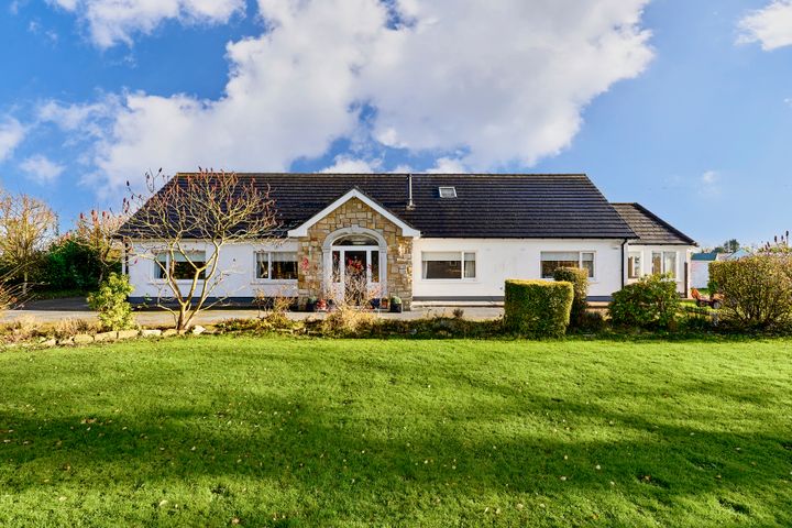 Lynfield House, Rathrone, Enfield, Co. Meath, A83EF20