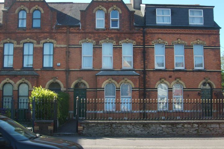 3 INNISCARRIG TERRACE, Western Road, Co. Cork