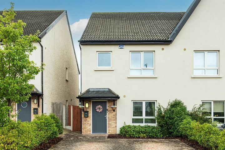 17 Oaktree Green, Cunnaberry Hill, Tully Road, Kildare