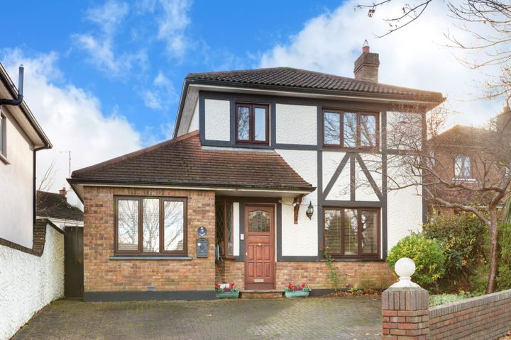 Lasata, 60 Foxrock Park, Foxrock, Dublin 18, D18ED91