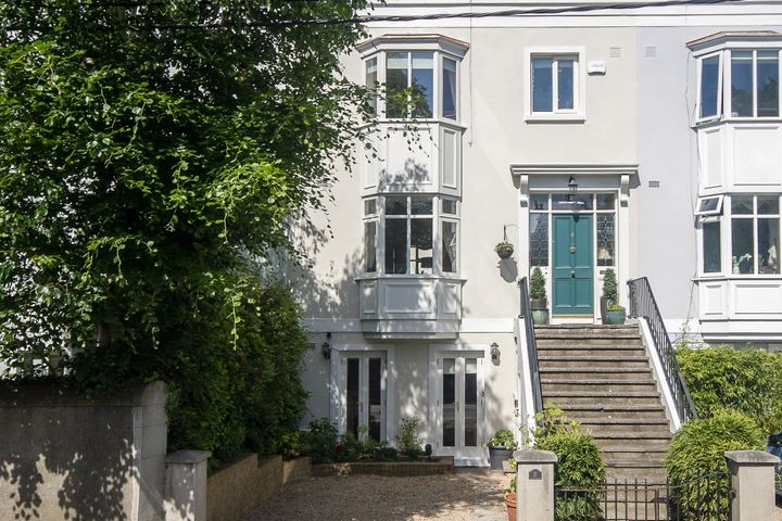 2 Crosthwaite Hall, Glenageary Road Lower, Dun Laoghaire, Dublin