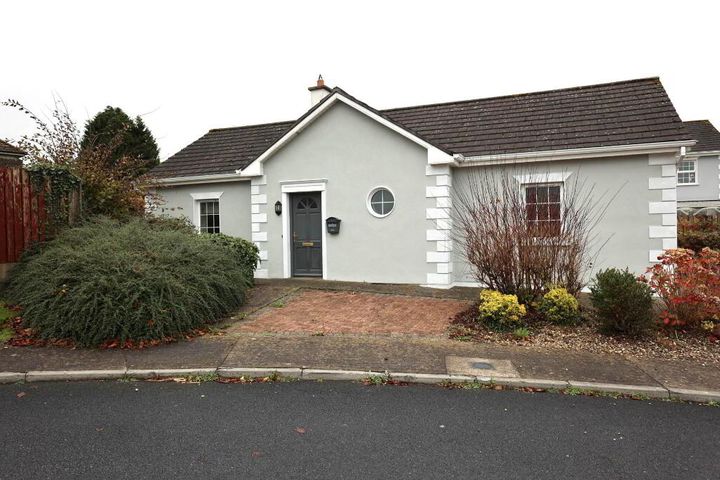 6 Ayrhill Court, Roscrea, Co. Tipperary, E53K138