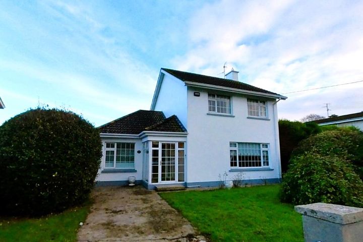 17 Castle Park, Carrick on Suir, Co. Tipperary, E32WN92