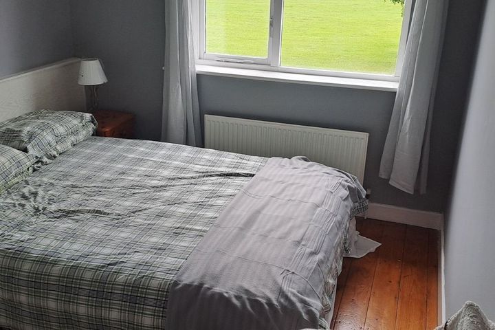 27 Elmbrook Lawn, Lucan, Lucan, Co. Dublin