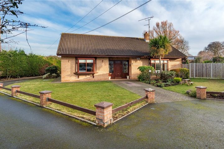 8 Woodlawn, Dublin Road, Malahide, Dublin