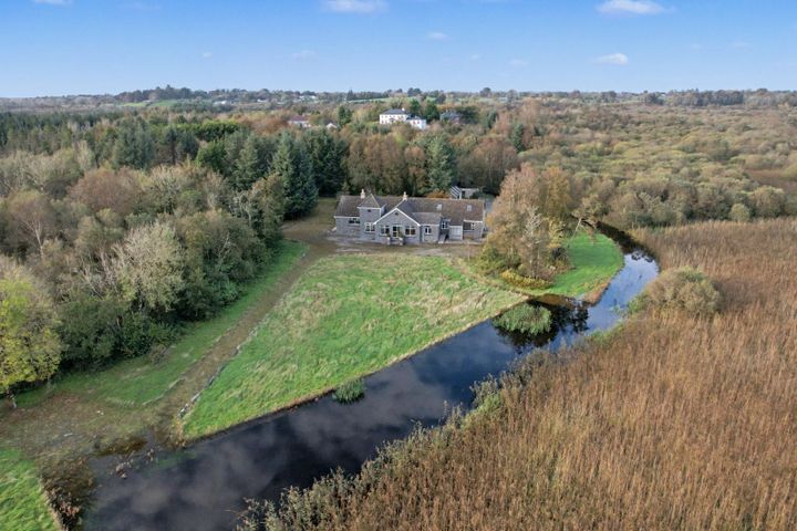 Derry Quay Lodge, Ballymagibbon South, Cross, Claremorris, Co. Mayo, F12VY04