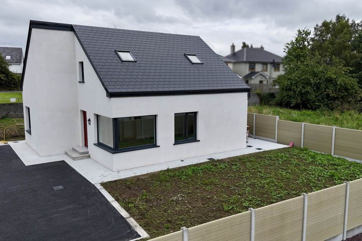 29 Lios Garbh, Ballinasloe, Co. Galway, H53K248