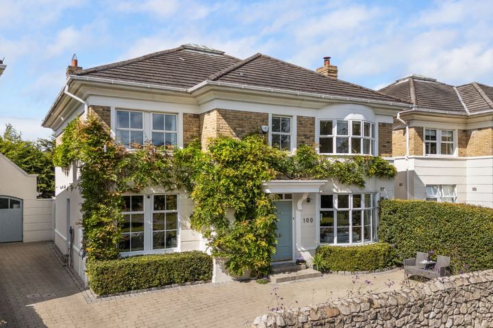 100 Avoca Park, Blackrock, Co. Dublin, A94F8N5