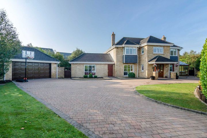 4 St Johnspark South, St. Johns Grove, Johnstown, Kildare