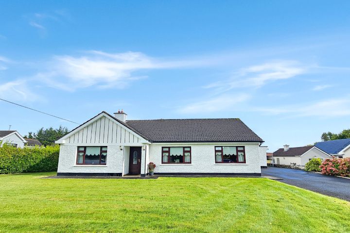Loughville, Lahinch Road, Ennis, Co. Clare, V95X2X3