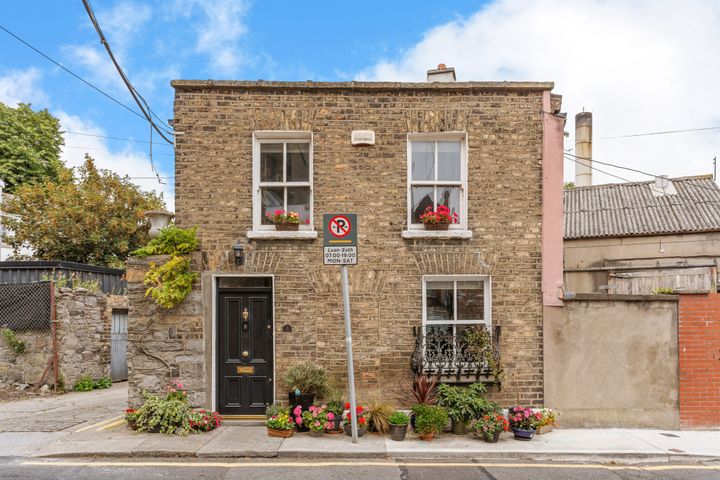 2 Eastmoreland Lane, Dublin 4, D04K0W2