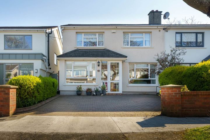 4 Roselawn Court, Castleknock, Dublin 15, D15W5WH