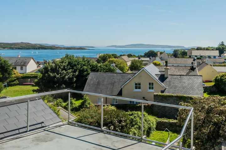 Upper Main Street, Schul, Cork, Schull, Co. Cork, P81DX56