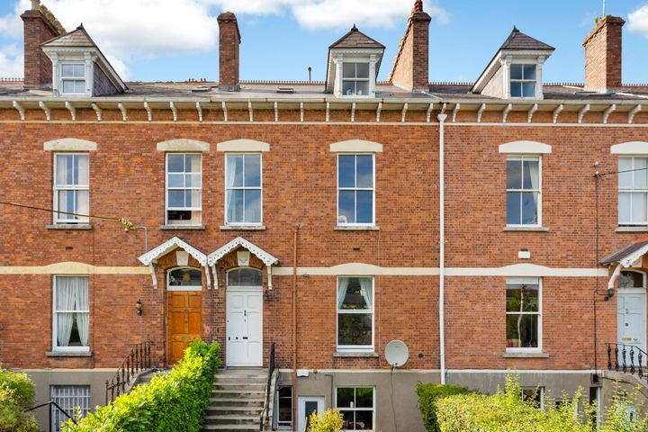 Hillcrest, 24 Cambridge Terrace, York Rd, Dublin