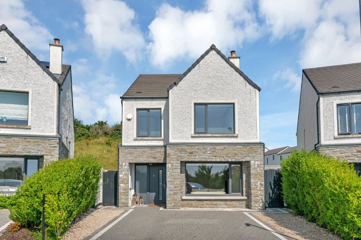 2 Tinnycross Park, Ballymore Eustace, Co. Kildare, W91X9NR