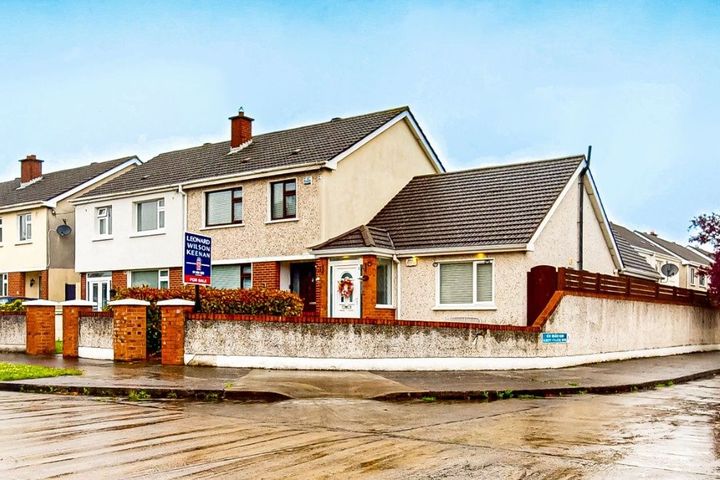 2a Albert College Grove, Glasnevin, Dublin 9, D09F8P3