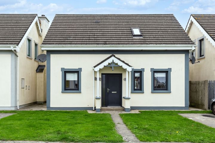 8 Elm Grove, Rosslare Strand, Co Wexford, Y35H925