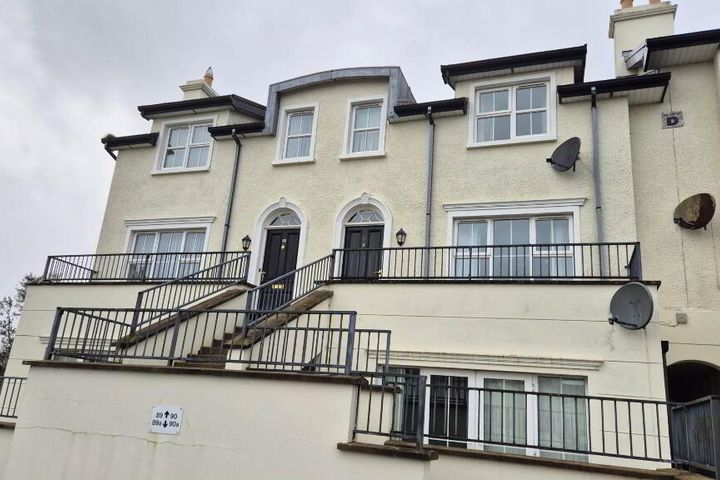 90 The Green, Letterkenny, Co. Donegal, F92EE78