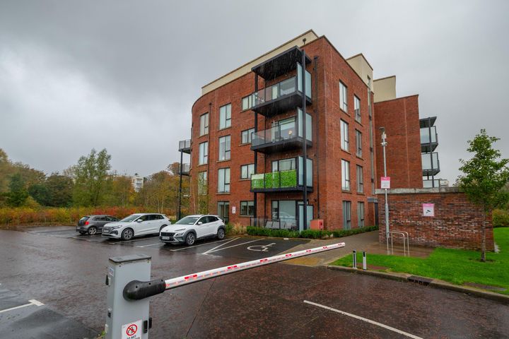 9 Beech Hall, Larkfield Way, Leopardstown, Co. Dublin, Leopardstown, Dublin 18, D18W08A