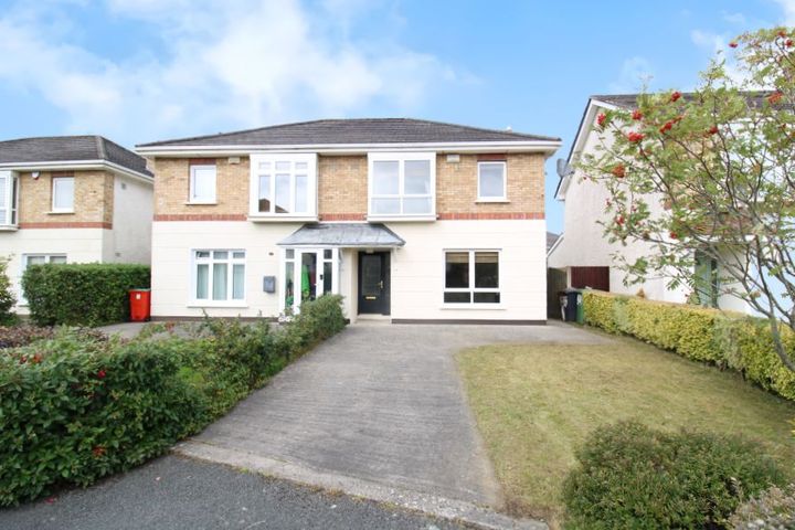 12 Riverwood Gardens, Castleknock, Dublin 15, D15E2A4