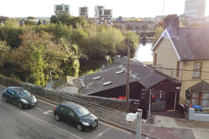 Outstanding riverside south facing property with enormous development potential, Lee Road, Co. Cork, T23CD72