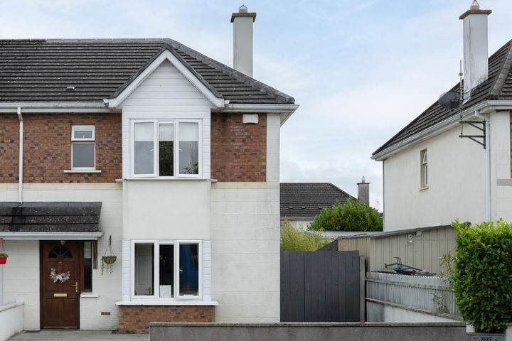 6 Hollands Park, Athy, Co. Kildare, R14XV83