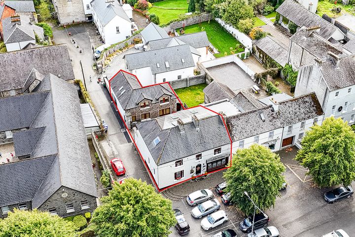 Fassadinian House, The Square, Castlecomer, Co Kilkenny, R95KP5T