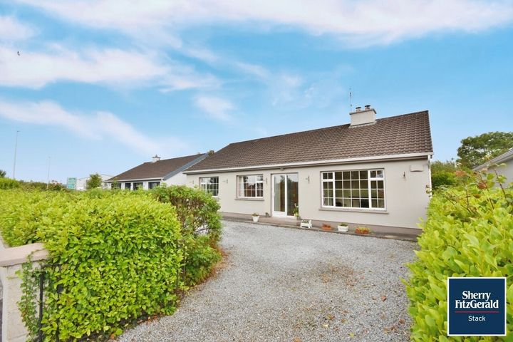 Ballybunion Road, Listowel, Co Kerry, V31Y978