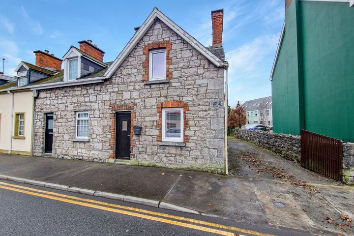 1 Ahern Terrace, Ennis, Co Clare, V95TVH2
