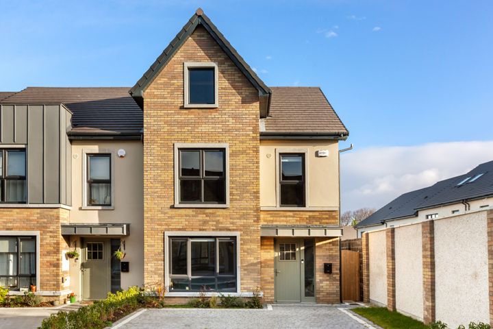 31 The Drive, Kilternan Wood, Kilternan, Dublin 18, D18AWX6