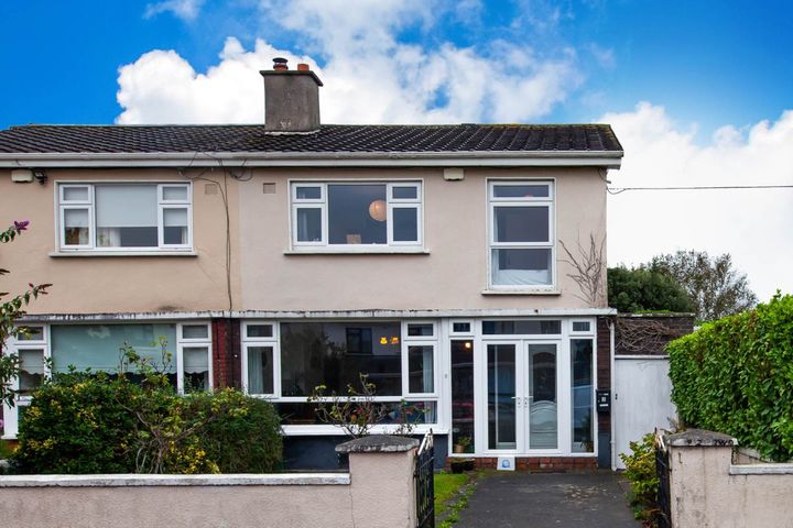 2 Whitethorn Grove, Artane, Dublin 5, D05N2H2