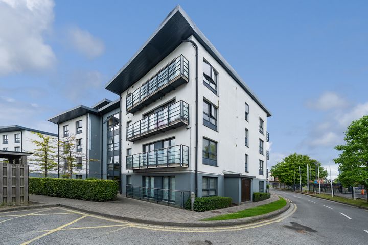 8 Heywood Court, Santry, Dublin 9