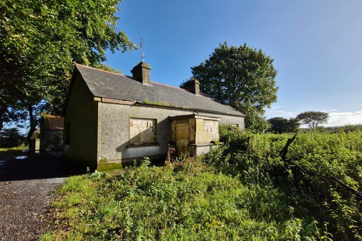 Derelict House With 1 Acre In Knocknagur, Knocknagur, Tuam, Co. Galway, H54P230