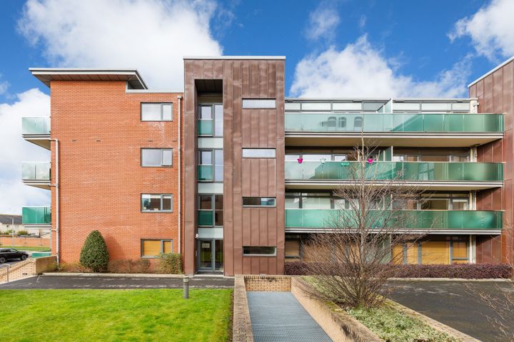 74 rosanule, phoenix park racecourse, castleknock, dublin 15, d15wp99