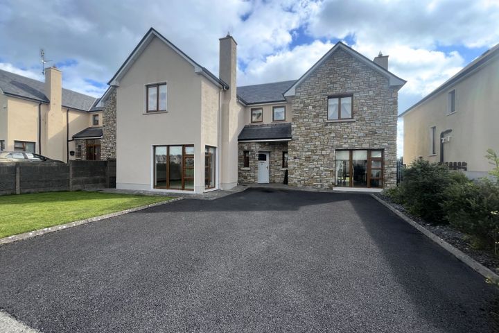 26 Hillcrest, Claremorris, Claremorris, Co. Mayo, F12A7N5