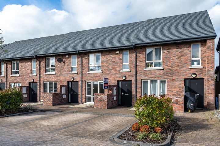 2 The Crescent, The Hawthorns, Tullamore, Co. Offaly, R35C3C1